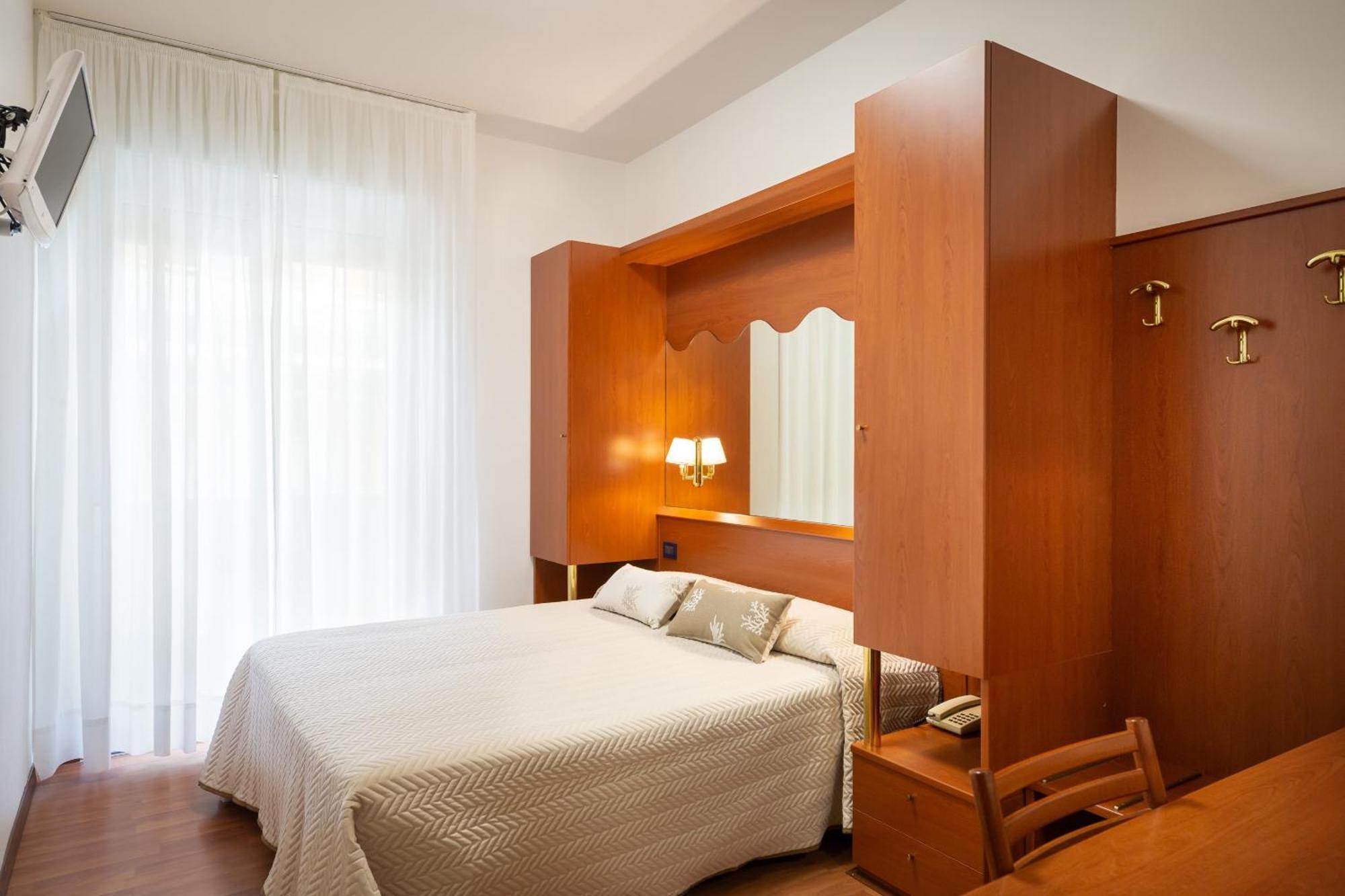 Hotel Delfino 카오를레 외부 사진